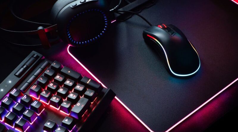 Teclado y ratón gaming vs. periféricos tradicionales